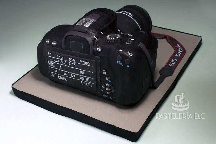Ponqué Pastel Torta personalizada en Bogotá Cámara Canon