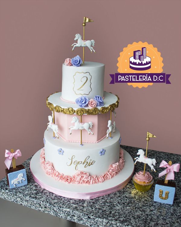Ponqué Pastel Torta personalizada en Bogotá carrusel cupcakes brownies