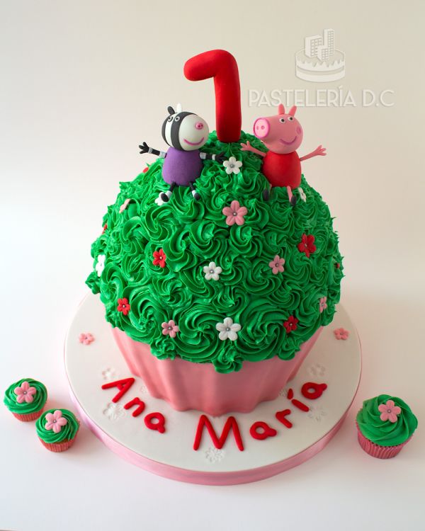 Ponqué Pastel Torta personalizada en Bogotá Cupcake gigante Peppa Pig cerdita y Zoe