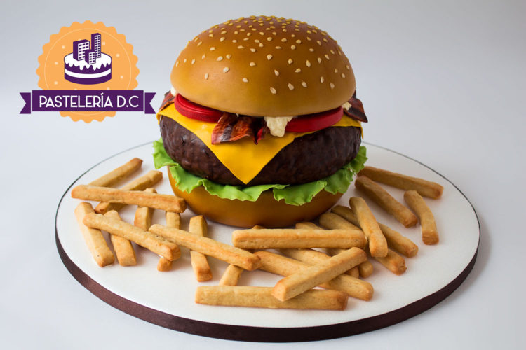 Ponqué Pastel Torta personalizada en Bogotá hamburguesa y papas
