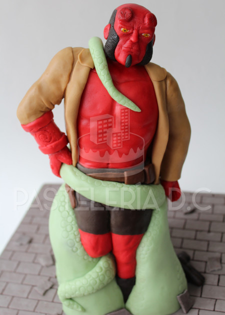 torta-hellboy-detalle01