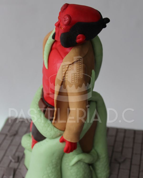 torta-hellboy-detalle03