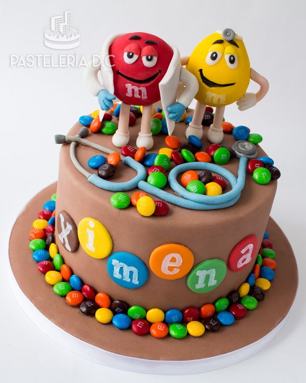 Ponqué Pastel Torta personalizada en Bogotá m&ms myms mms médico doctor
