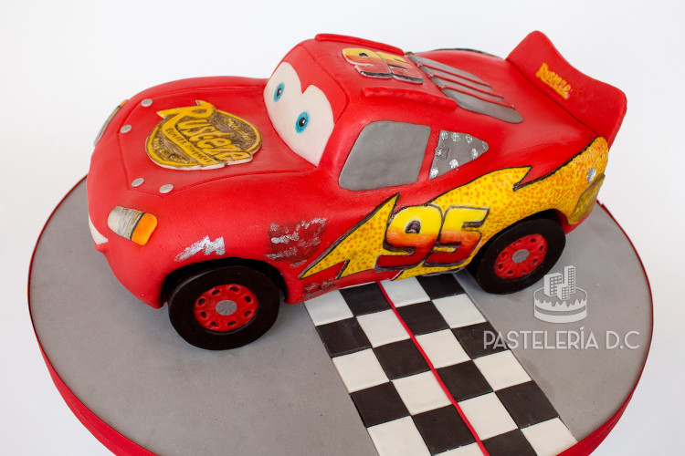 Ponqué Pastel Torta personalizada en Bogotá Rayo McQueen cars Macuin